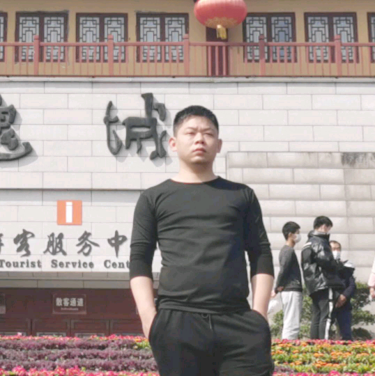 爱情深拥友好的照片
