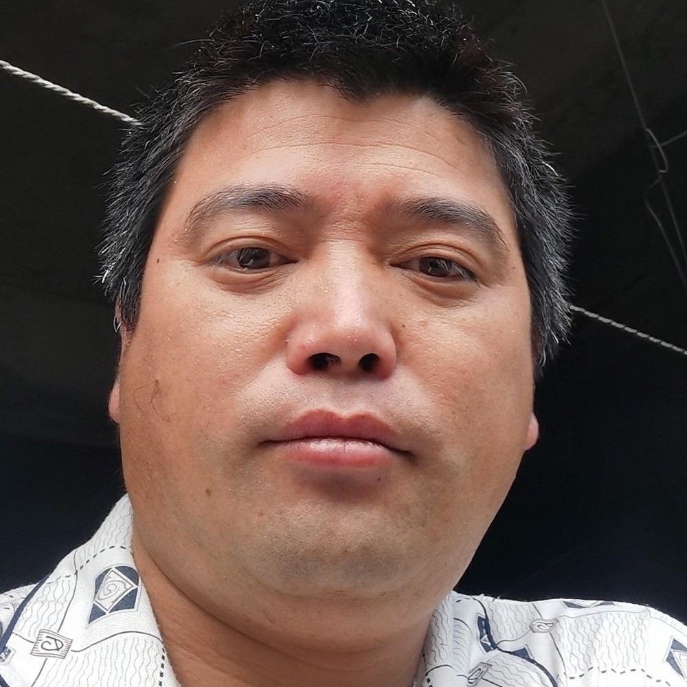 唇彩扯一个人的照片