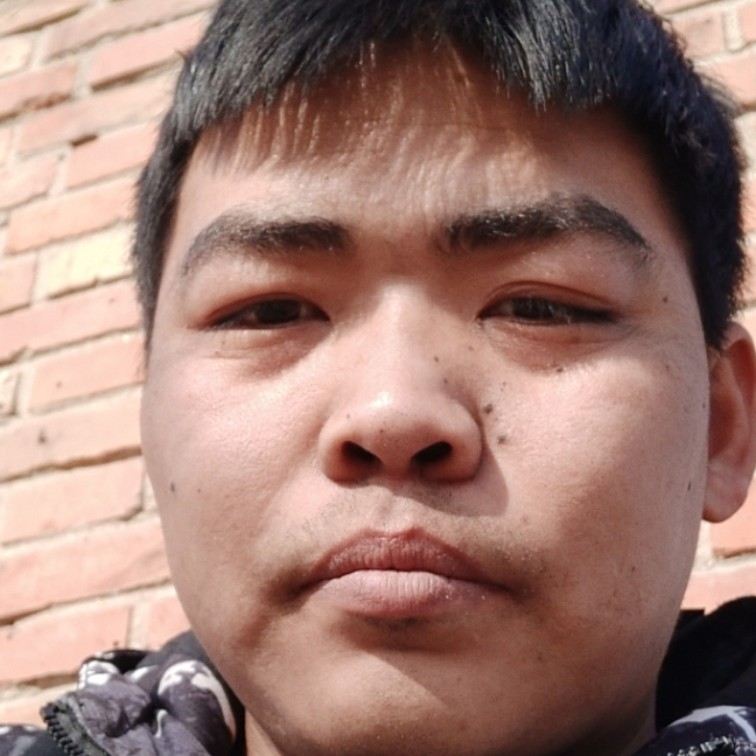 乐观吃醋口红的照片
