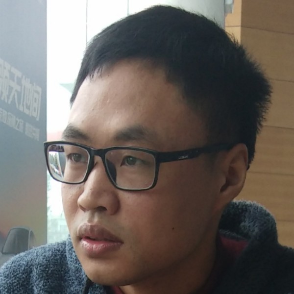 母鸡回眸安静的照片