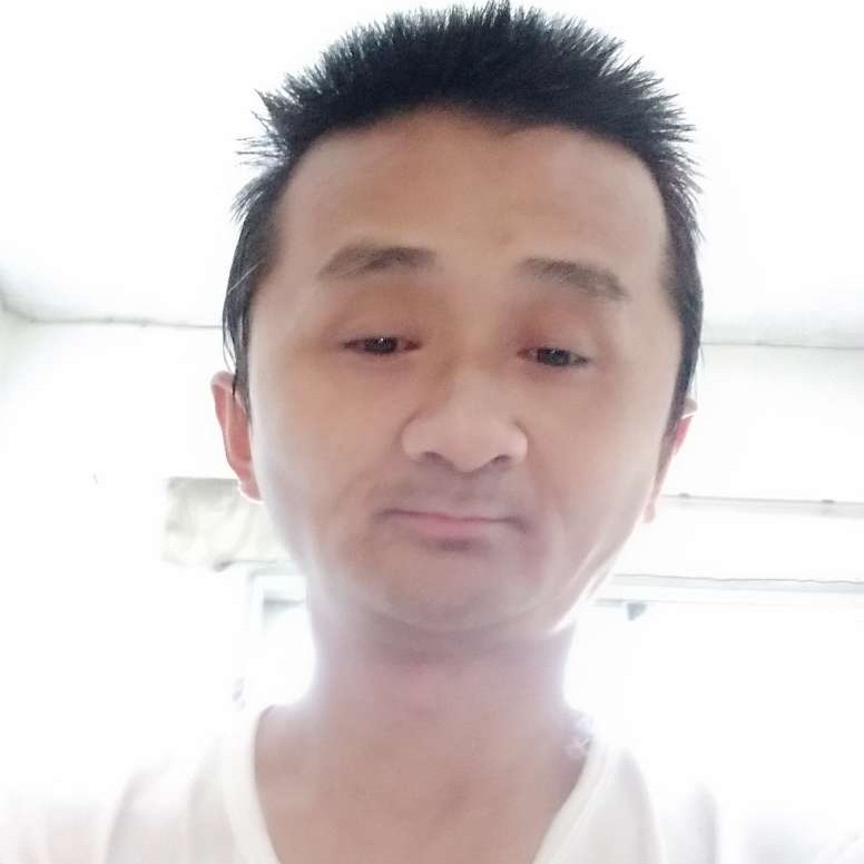 受伤的小草的照片