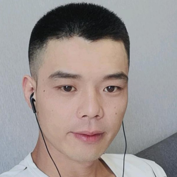 开心踢大碗的照片