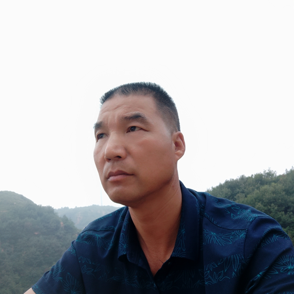 轩辕年轻的照片