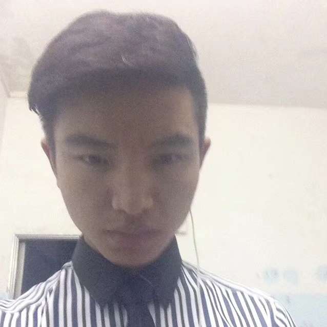 深街酒吧的照片