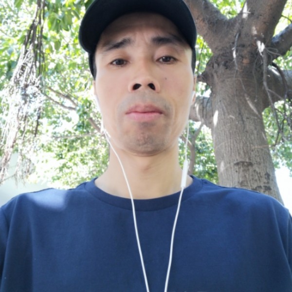 读咖啡的照片