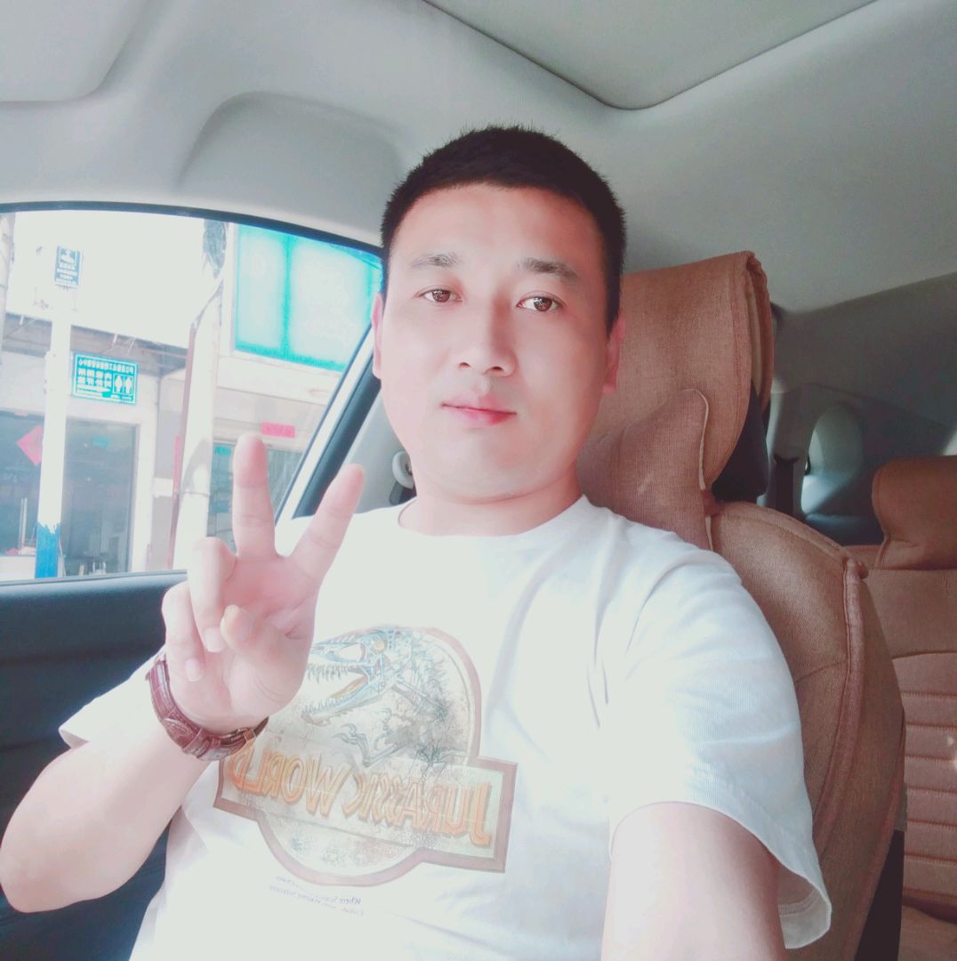 溪水流桥的照片