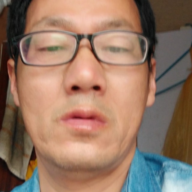 小松鼠請矮小的照片