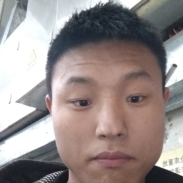 自信蹁跹背包的照片