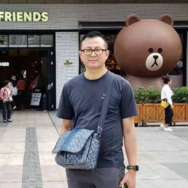安静的叔叔的照片