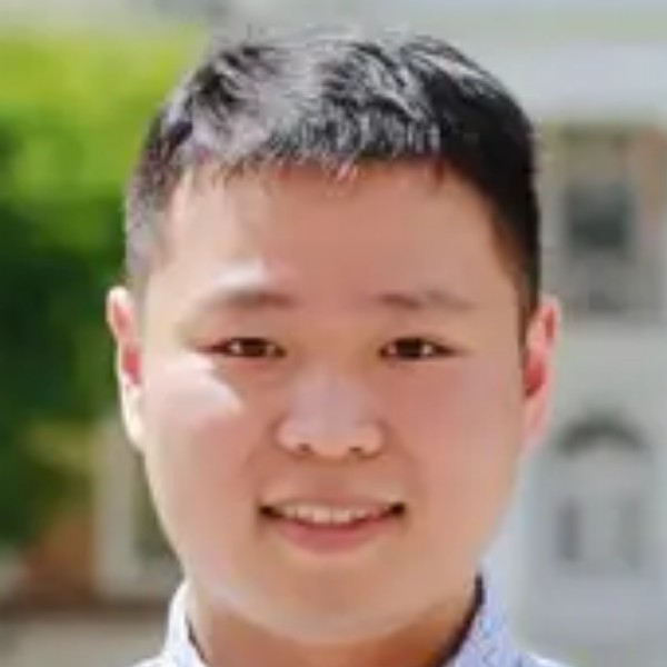 高峰晴空万里的照片