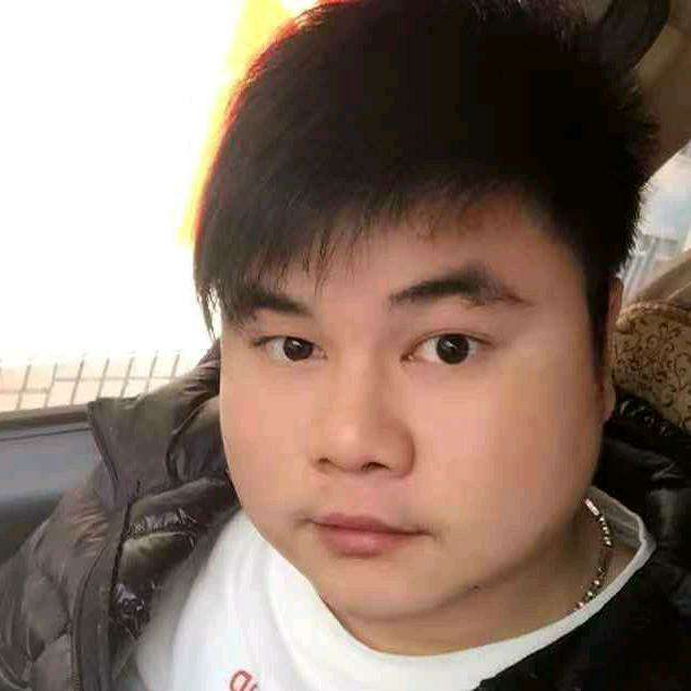 幽夜孤月的照片
