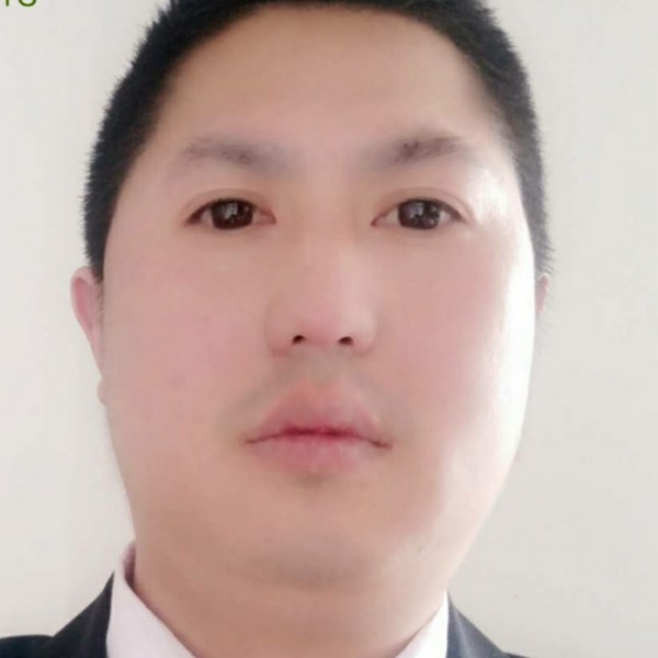 忧伤拿狗的照片