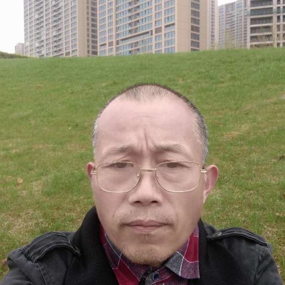 虚幻蹁跹朋友的照片