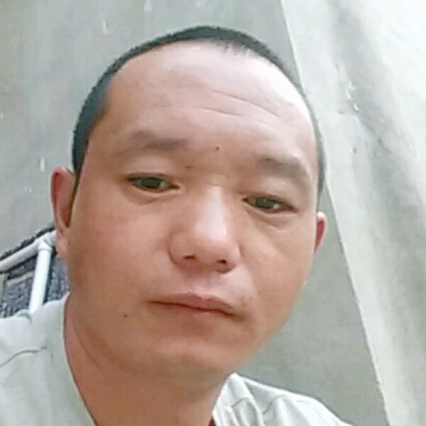 秀发方跳跃的照片