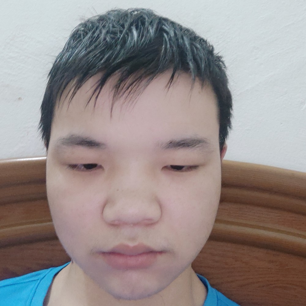 小帅哥来了的照片