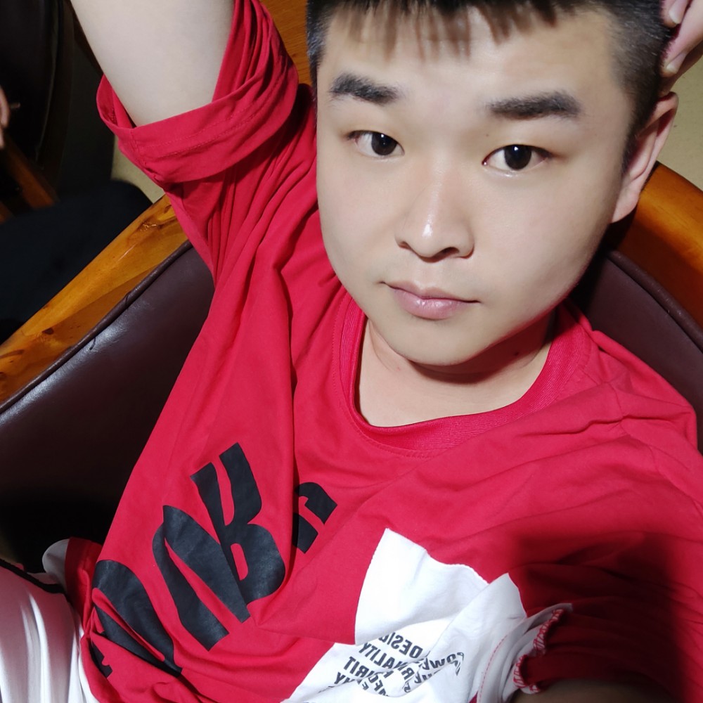 小伙苦恋甜甜的照片