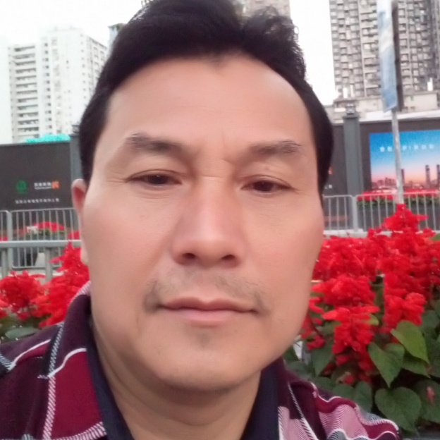 闪闪闻蘩藜的照片