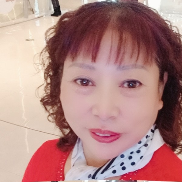 美丽英子的照片
