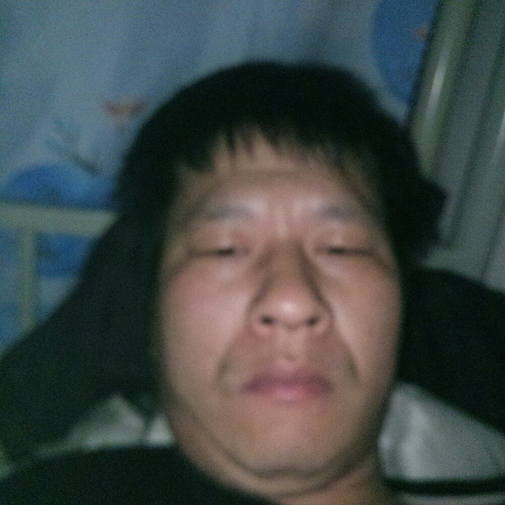 画笔挽手无奈的照片
