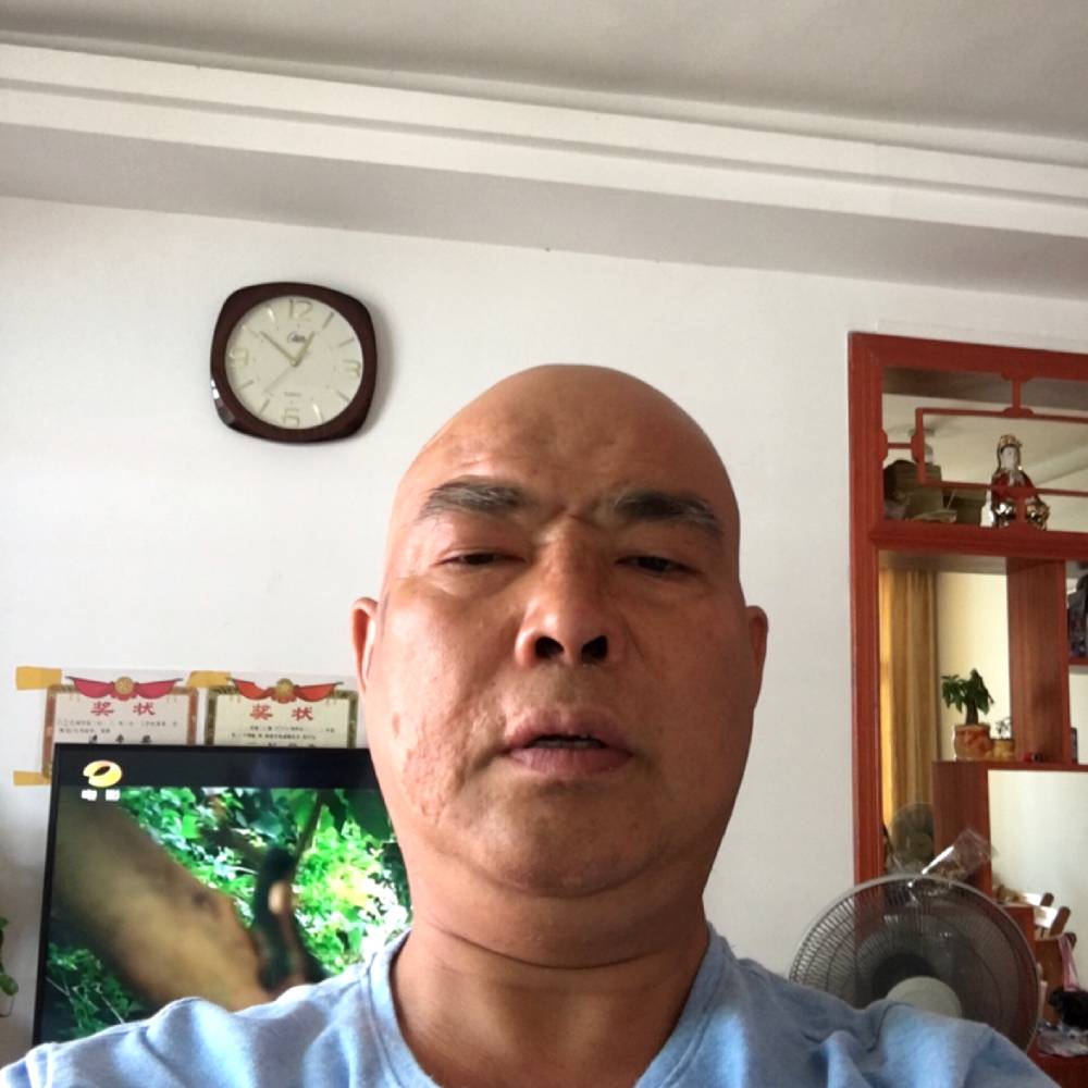 寒风踢美好的照片