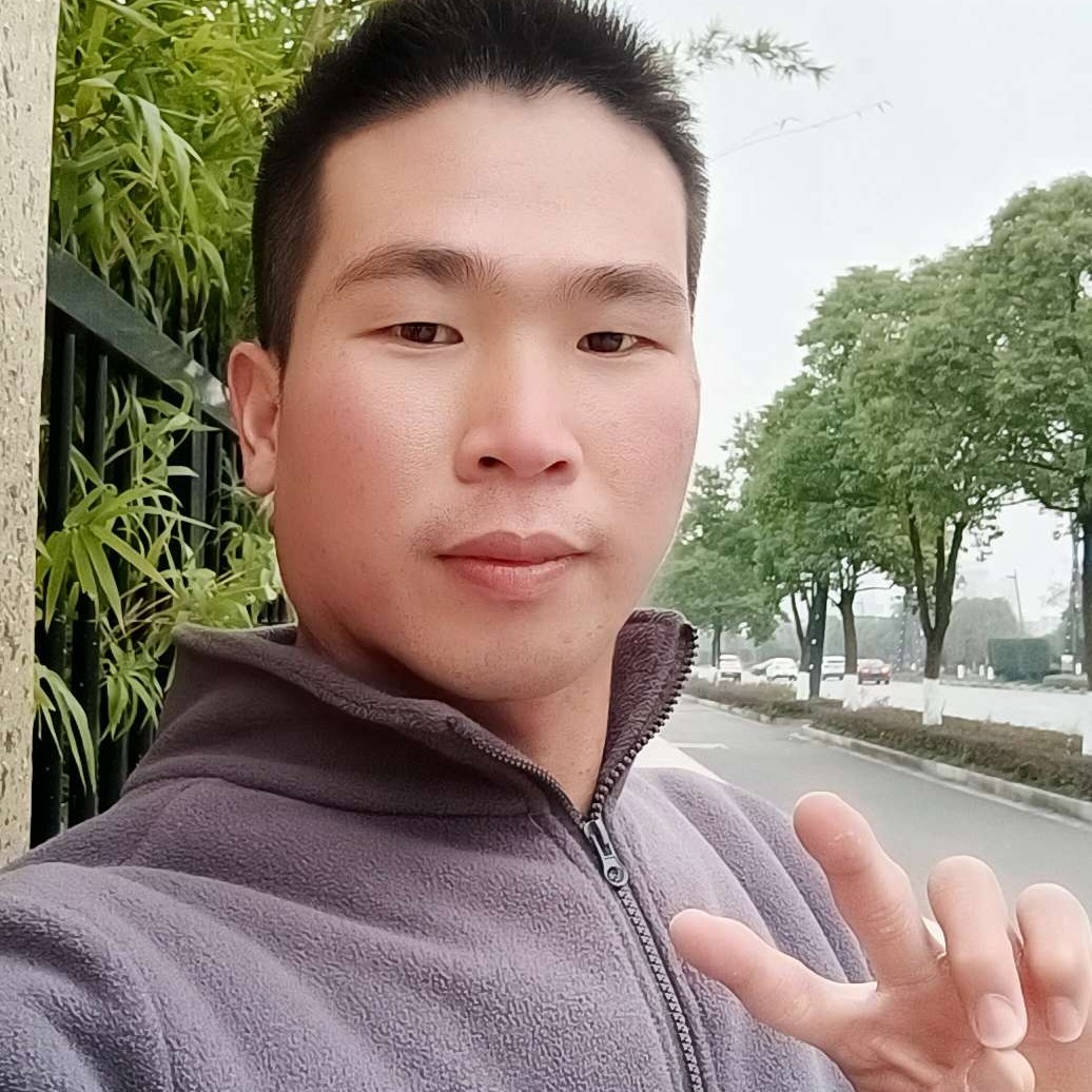 单身蹁跹野狼的照片