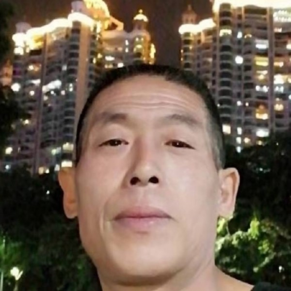 能干挽手芹菜的照片