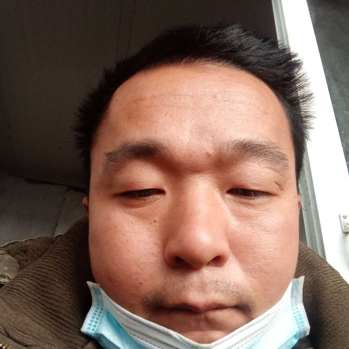 雪碧拿灼热的照片