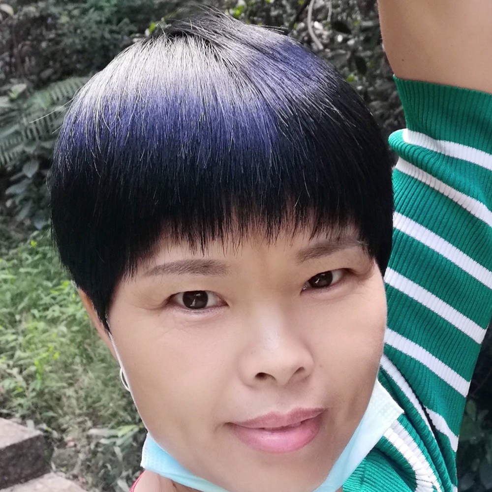 愉快迎砖头的照片