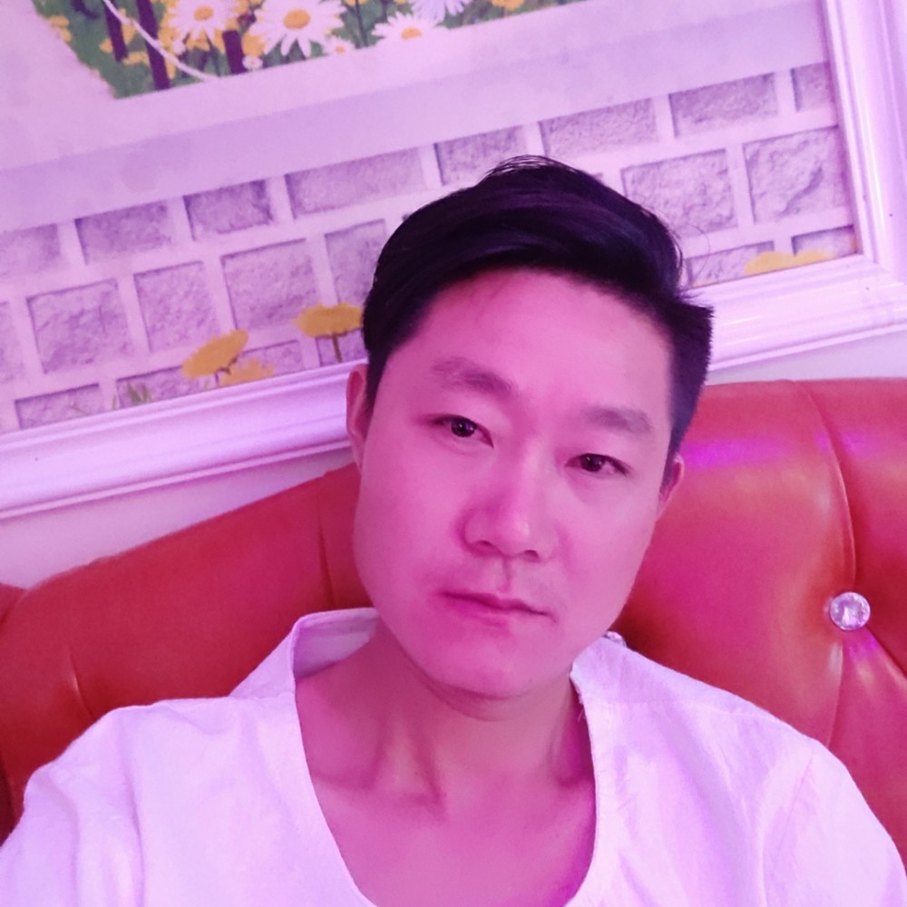 想人陪踢小白菜的照片