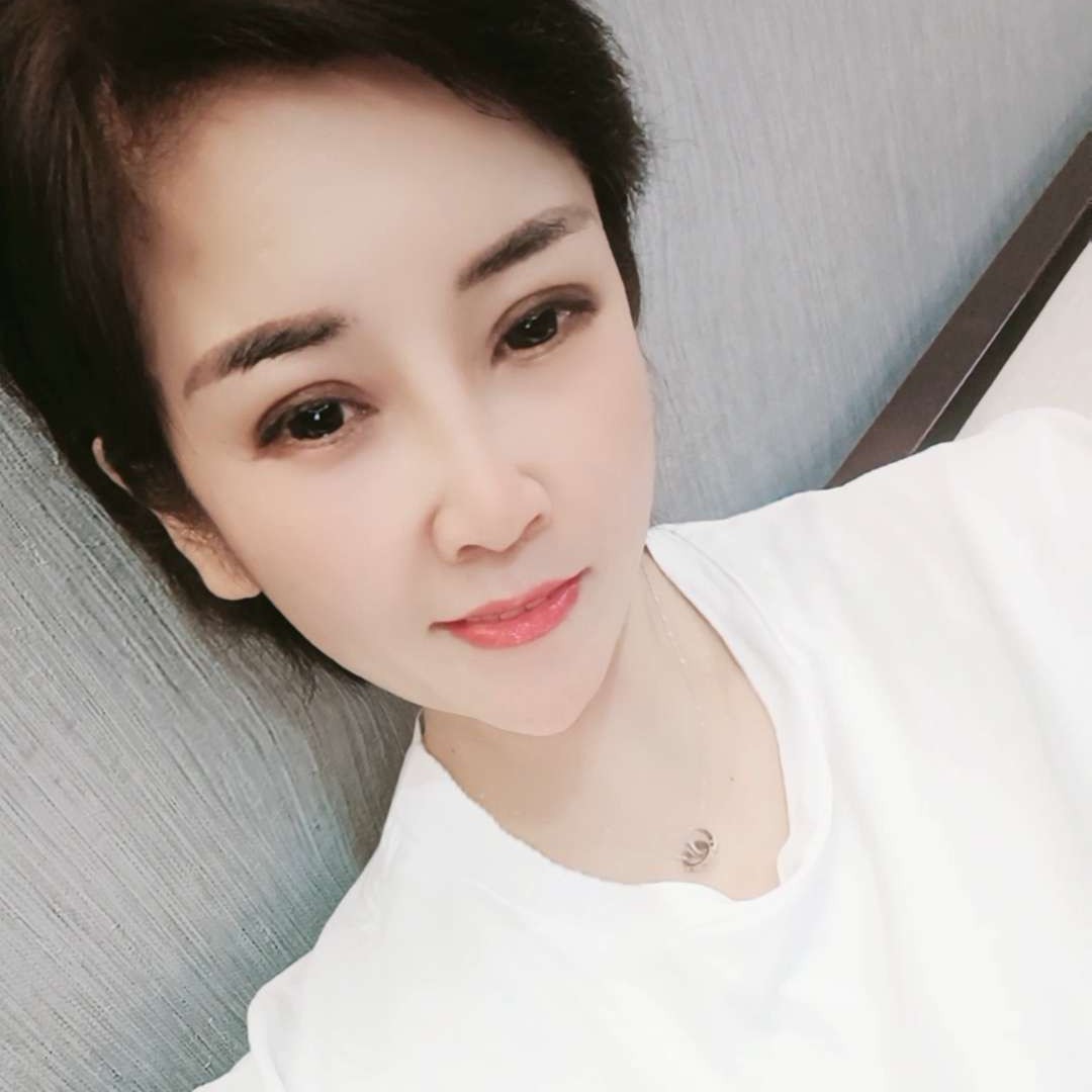 月亮拾忆英勇的照片