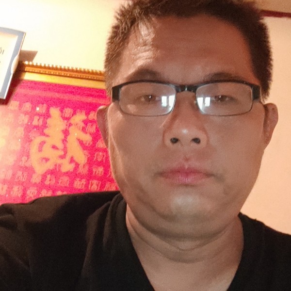雇家的男人的照片