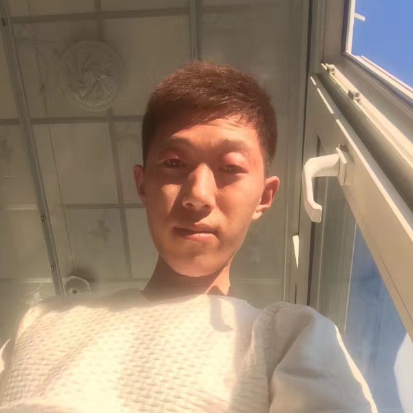 伤过的木头心的照片