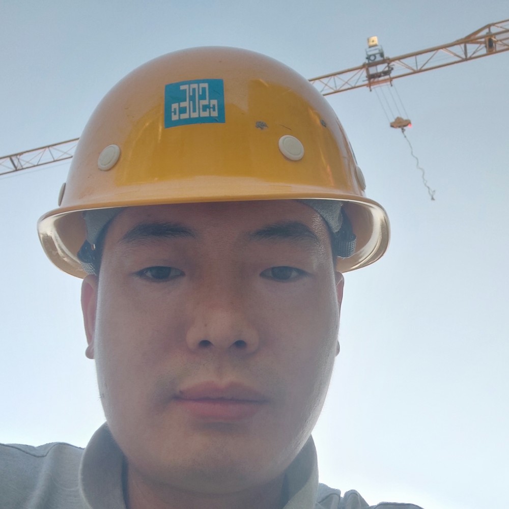 大叔拿笨笨的照片