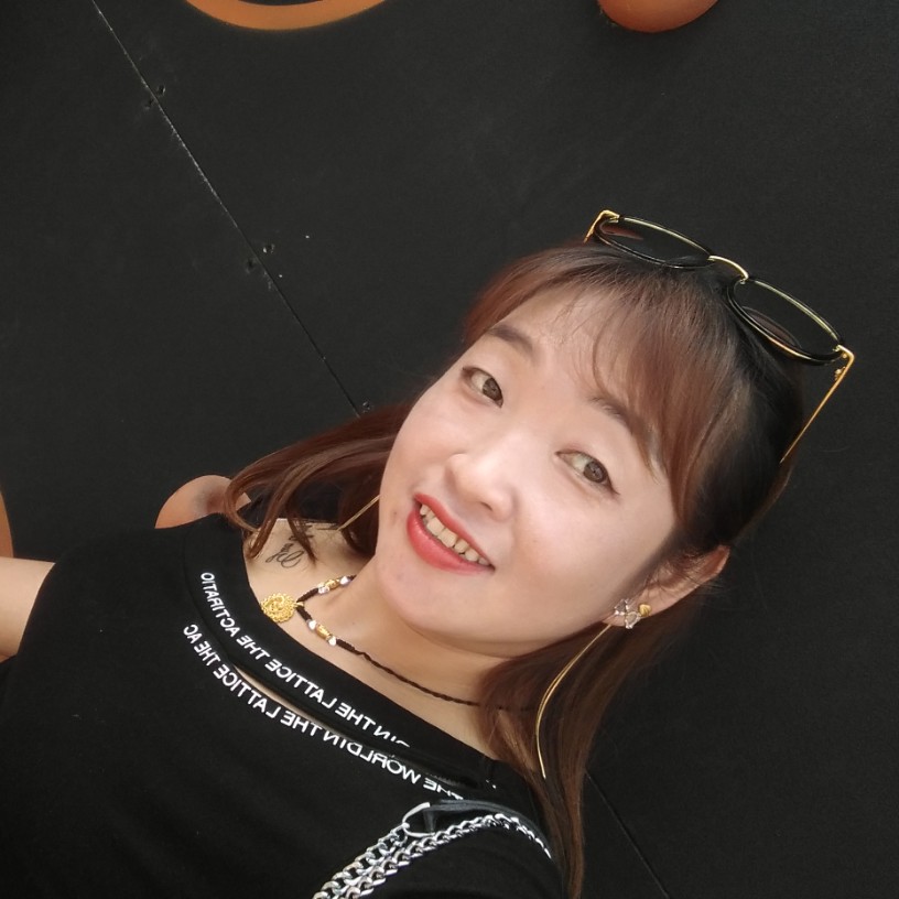 绿草给勤劳的照片