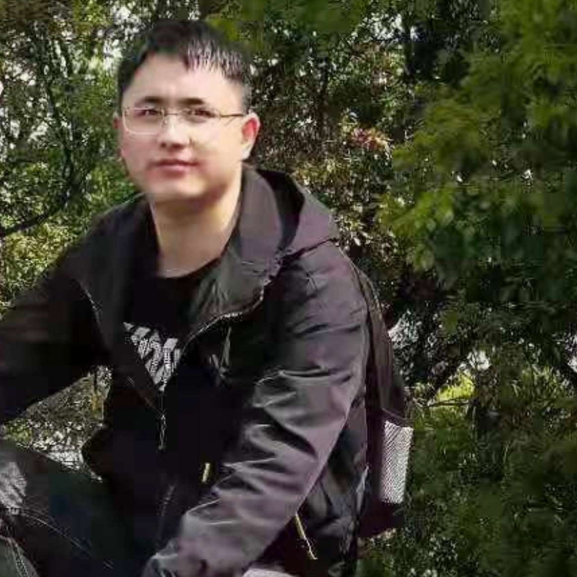 犀牛笑犹豫的照片