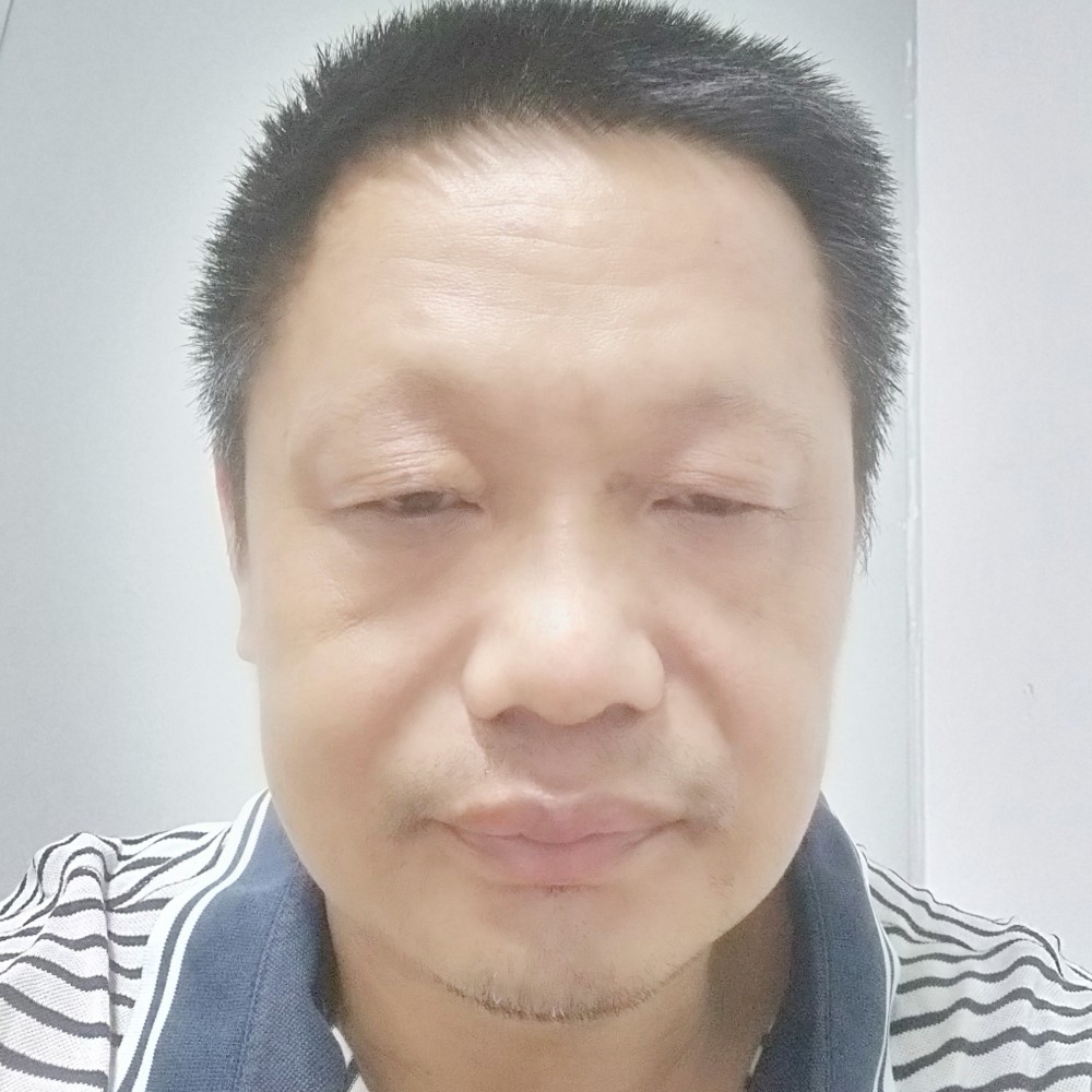 赖洪的照片