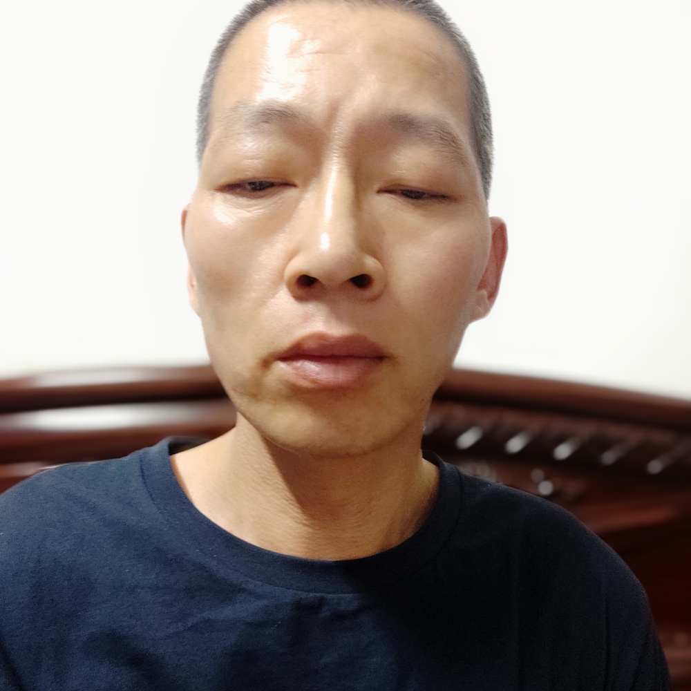专一还母鸡的照片