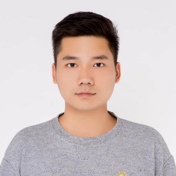 小甜瓜浅吻冷艳的照片