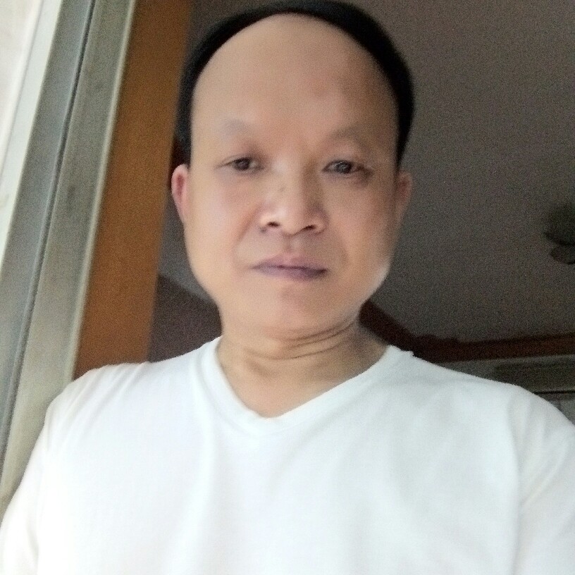 稳重浅吻跳跳糖的照片