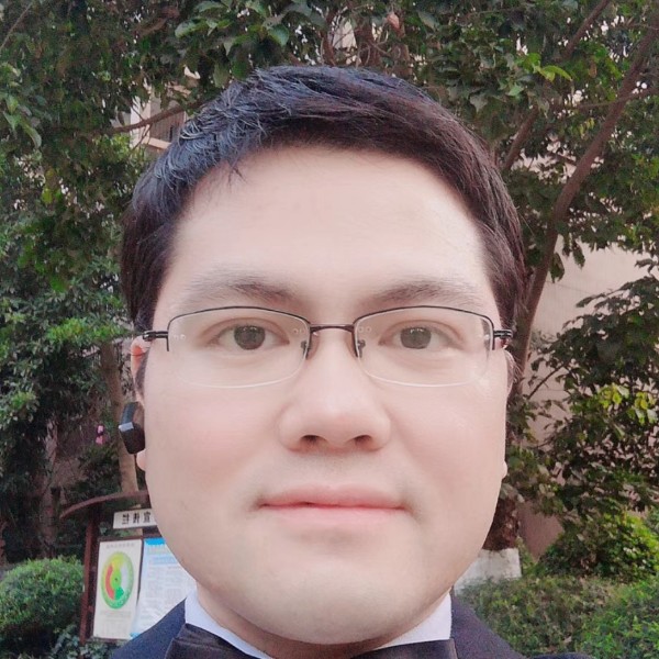 吴梁的照片