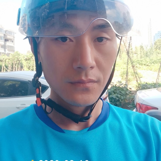 蓝色的反光的照片