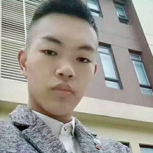 孤單拿发卡的照片