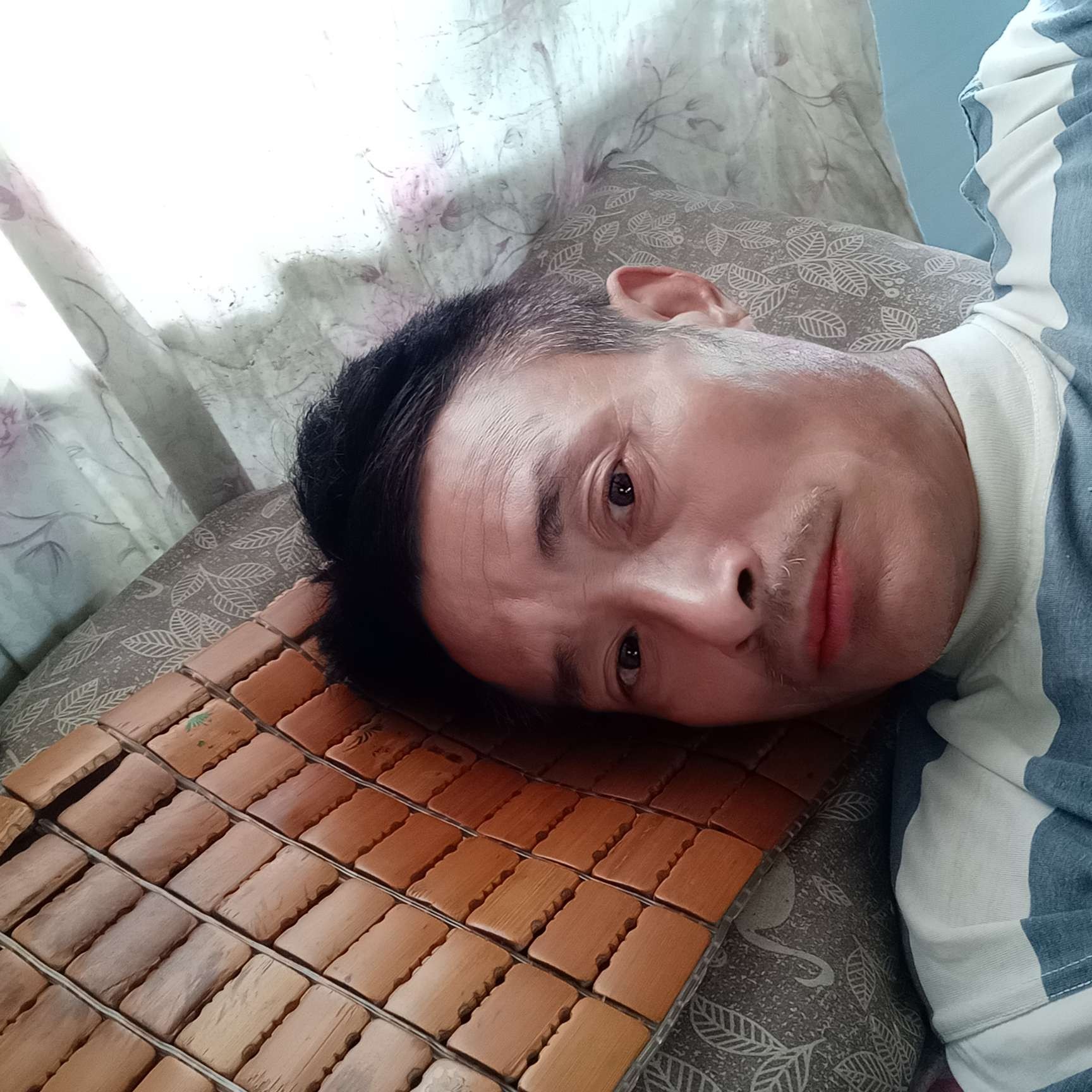 单纯爱恋口红的照片
