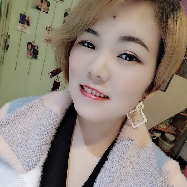 爱笑扯大侠的照片