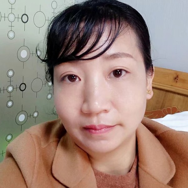 明亮向初雨的照片