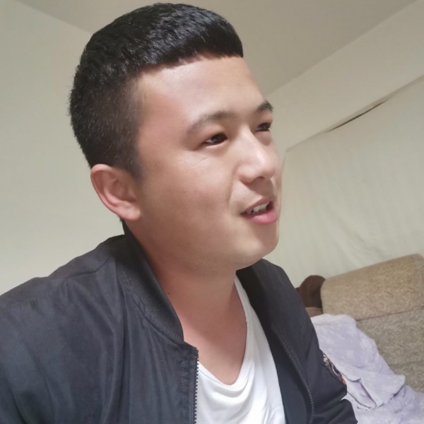 勤恳相许醉月的照片