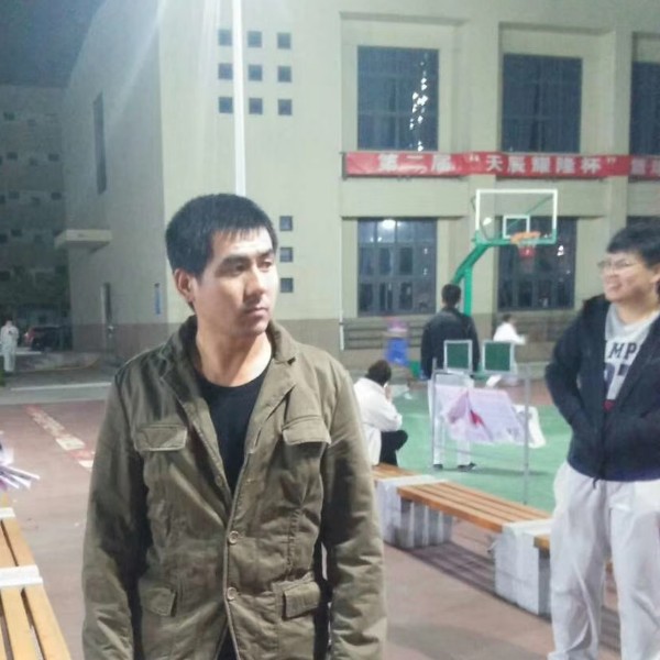 毛衣蹁跹绚烂的照片