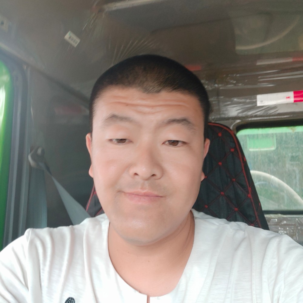 卡车小哥的照片