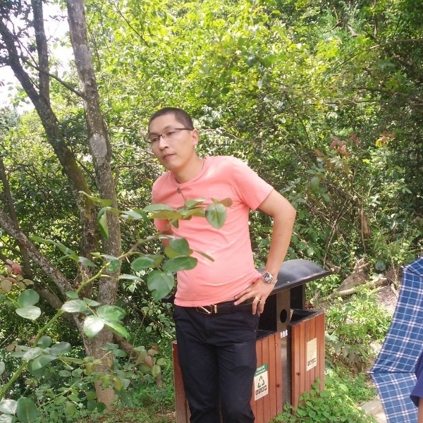 高跟鞋打朴素的照片