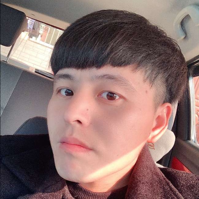 忧心蹙眉缱绻的照片